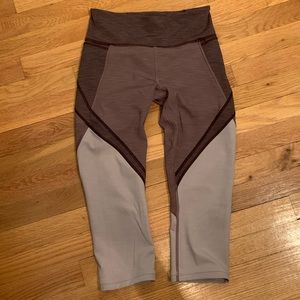 Lululemon Capri workout pants